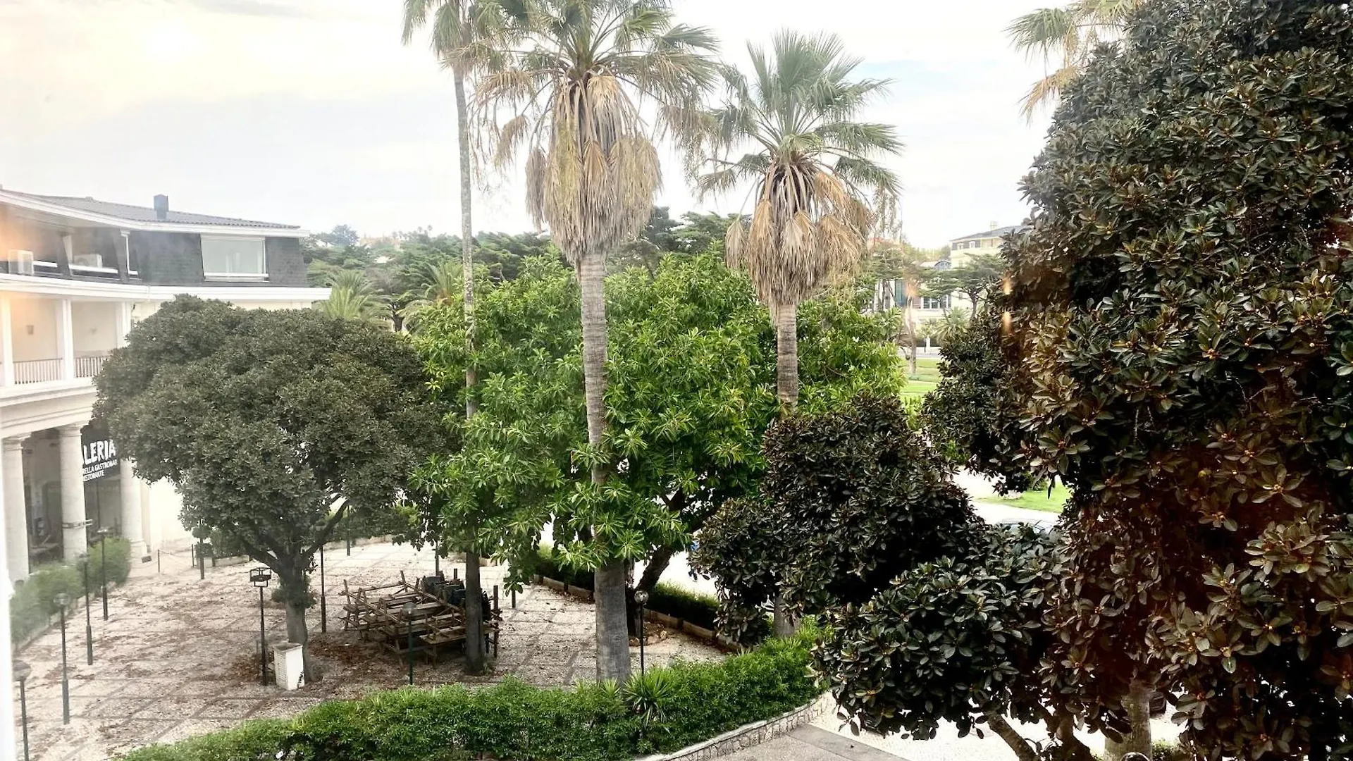 Estoril 2 & 5- Beach Side Casino Garden Studio