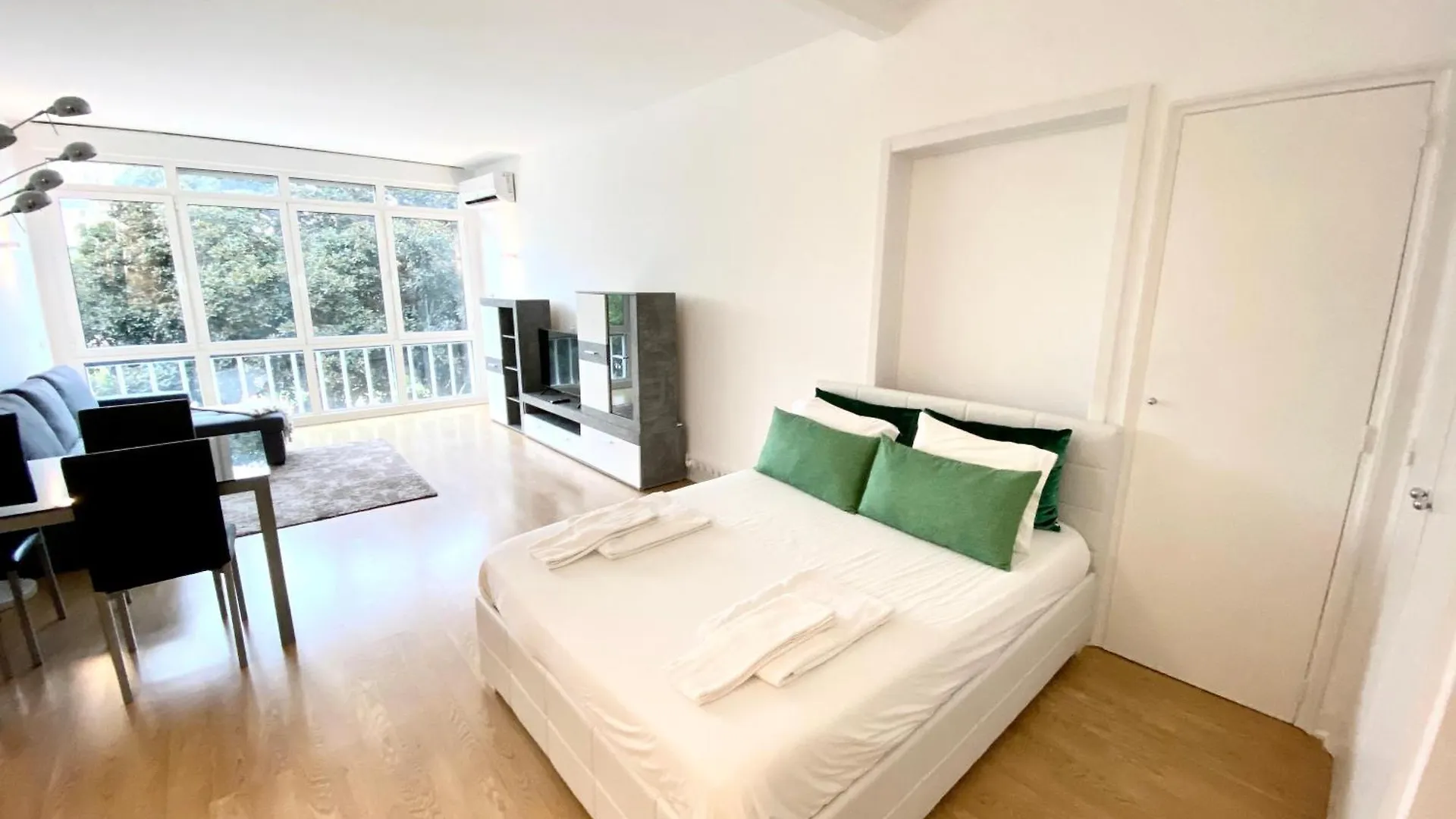 Estoril 2 & 5- Beach Side Casino Garden Studio Apartamento